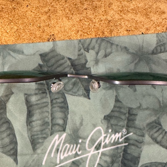 Maui Jim Polarized “Beaches” Aviator Sunglasses in Titanium - Picture 5 of 7